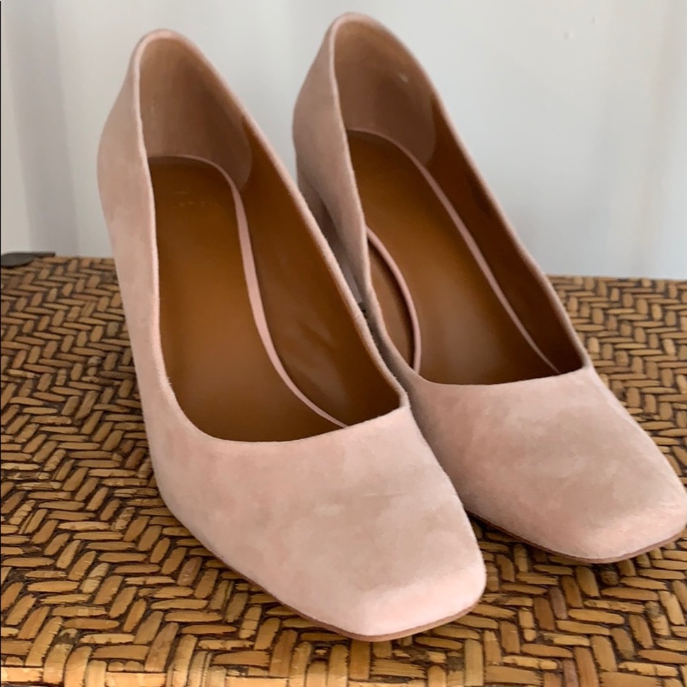 Halston women’s blush pink suede heels 10